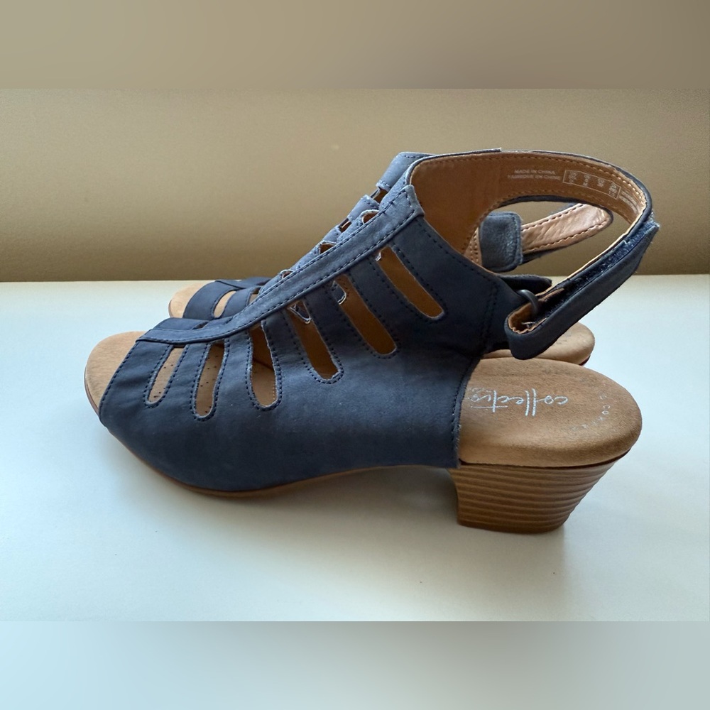 BNWOT Clarks Women's Valarie Shelly Heeled Sandal in Blue Size 8